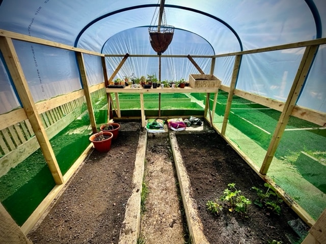 How to build a polytunnel